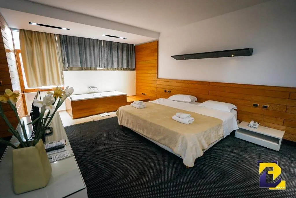 Bermon Hotel 티라나 알바니아