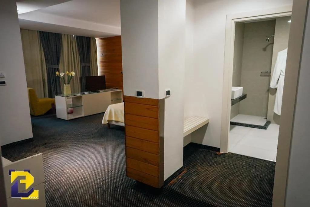 Bermon Hotel 티라나