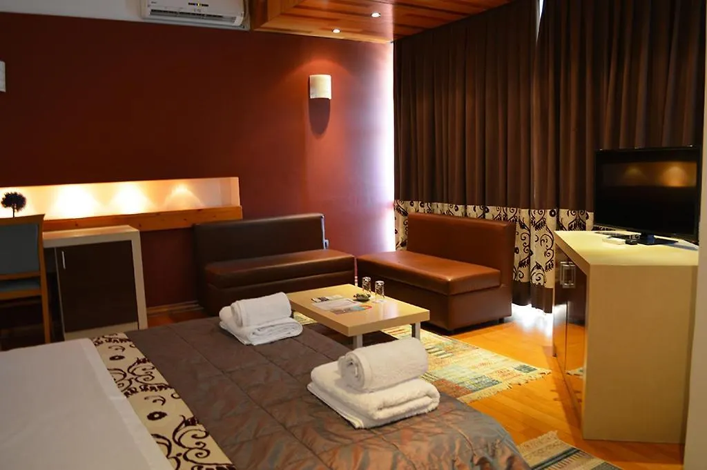 Bermon Hotel 티라나