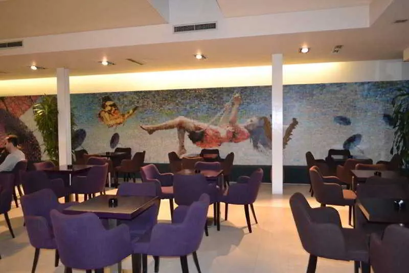 Bermon Hotel 티라나