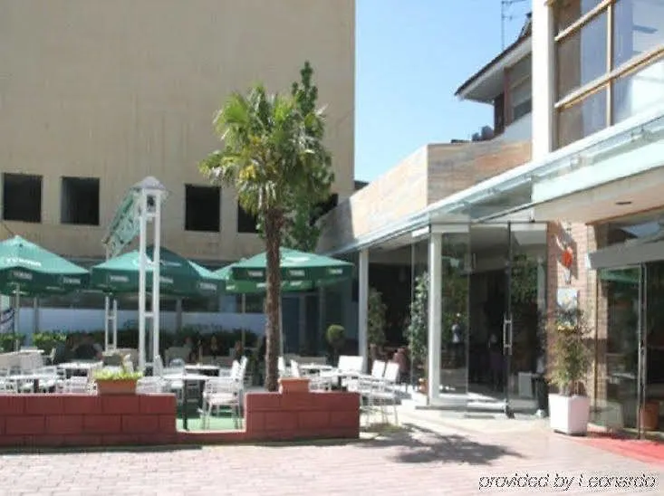 Bermon Hotel 티라나