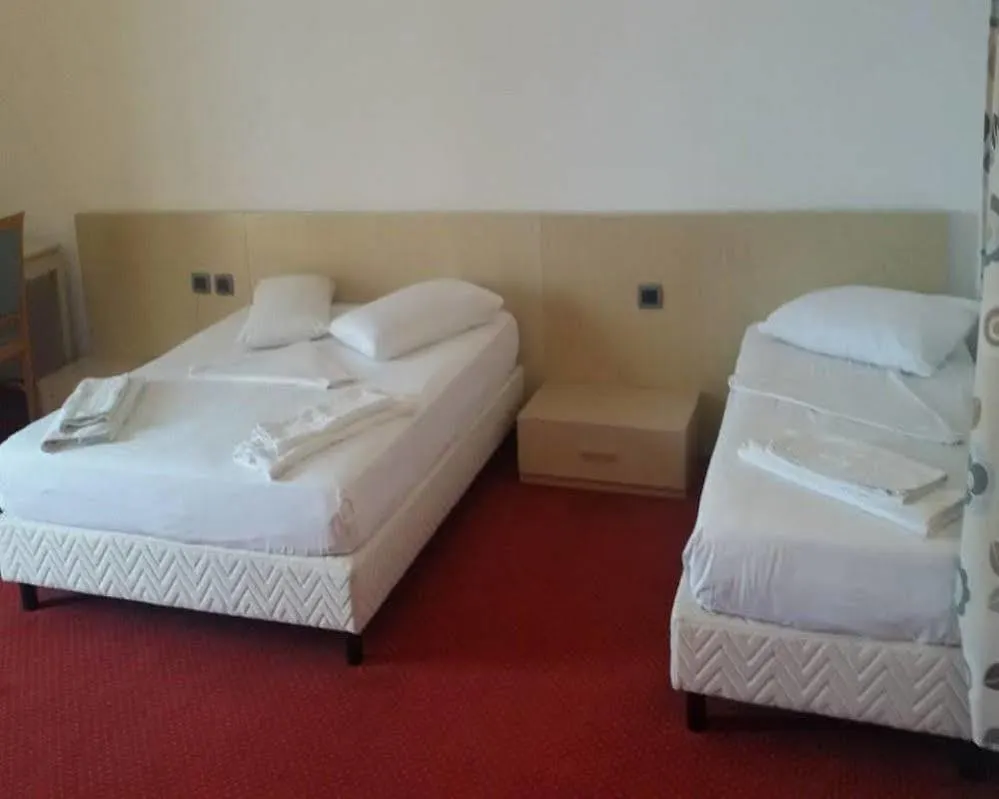 ****  Bermon Hotel 티라나 알바니아