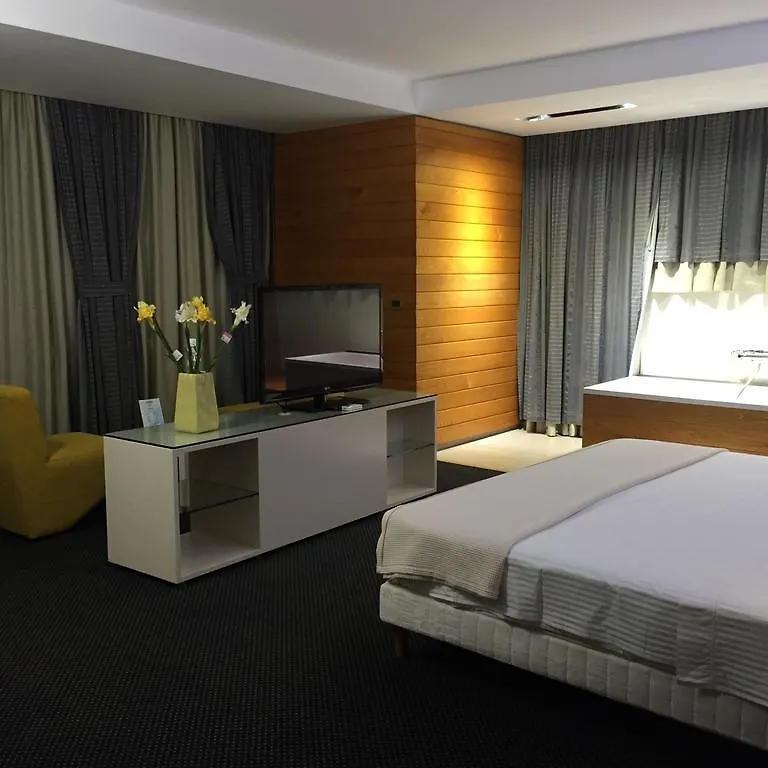 ****  Bermon Hotel 티라나 알바니아