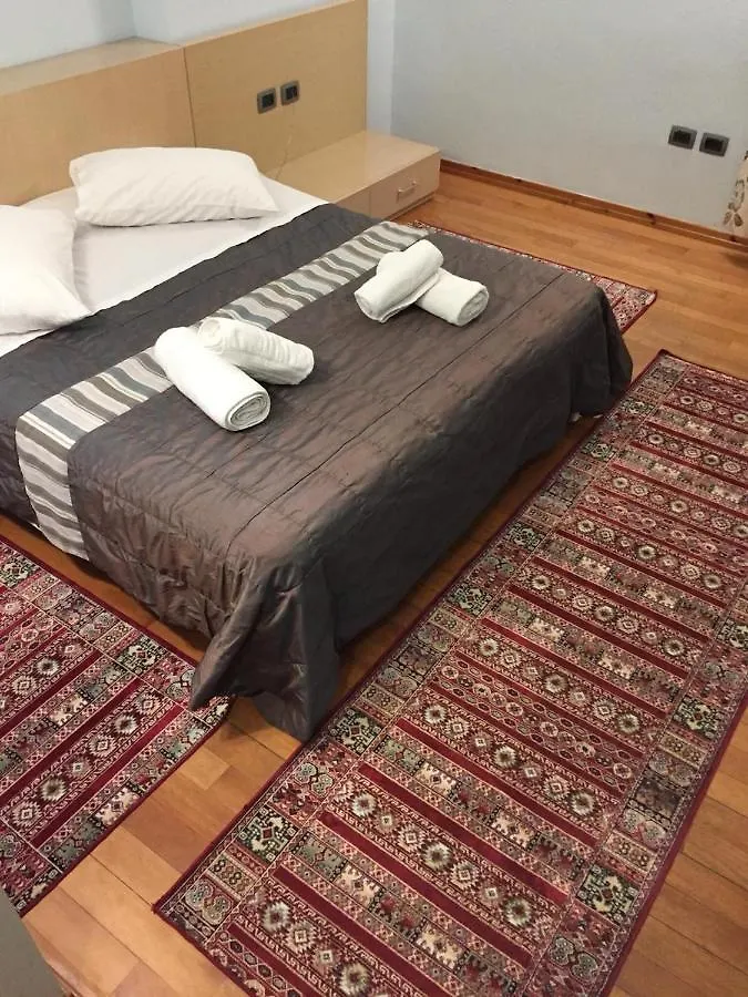 Bermon Hotel 티라나