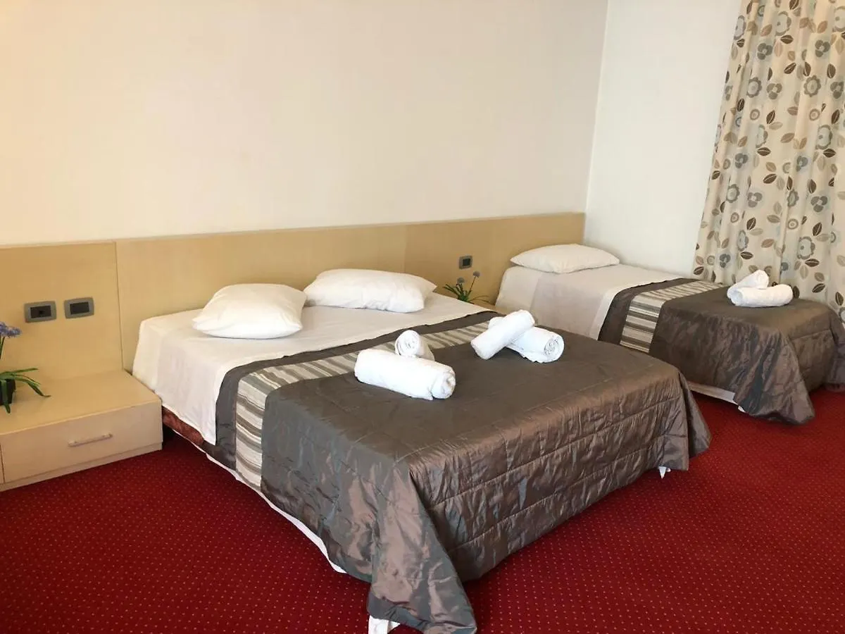 Bermon Hotel 티라나