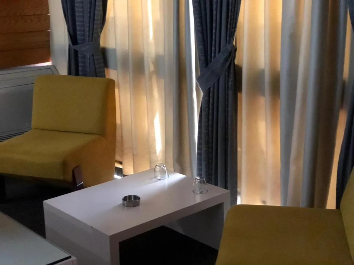 Bermon Hotel 티라나 알바니아